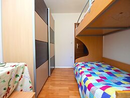 Apartment 640