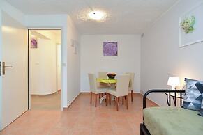 Apartment 669