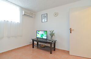 Apartment 669