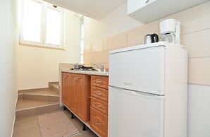 Apartment 669