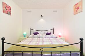 Apartment 669