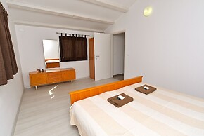House 682