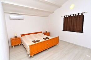 House 682