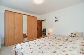 Apartment 684