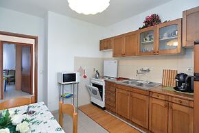 Apartment 684