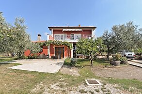 Apartment 684