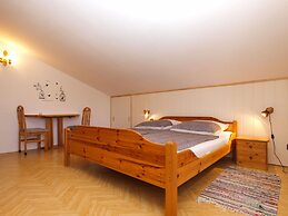 Apartment 692