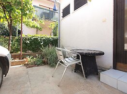 Apartment 695