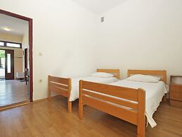 Apartment 695