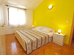Apartment 707