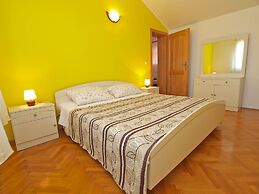 Apartment 707