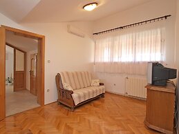 Apartment 707