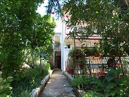 Apartment 712