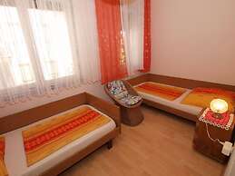 Apartment 712