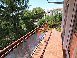 Apartment 712