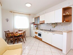 Apartment 728