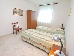 Apartment 728