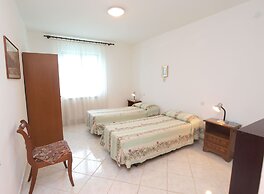 Apartment 728