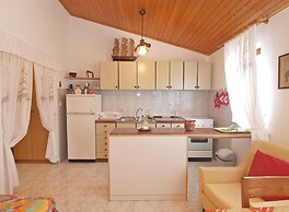 Apartment 728