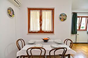 Apartment 739