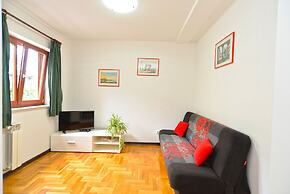 Apartment 739