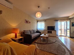Apartment 743