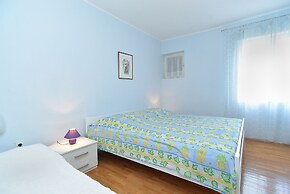 Apartment 757
