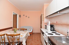 Apartment 757