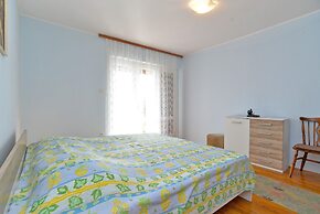 Apartment 757