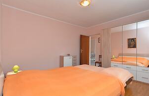 Apartment 757
