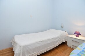Apartment 757