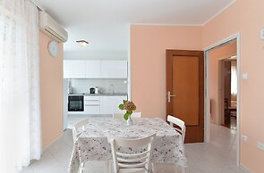 Apartment 757
