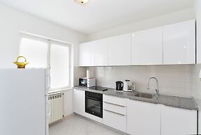 Apartment 757