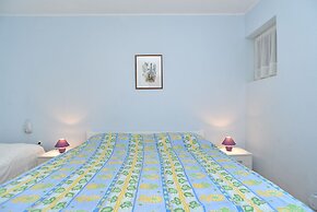 Apartment 757