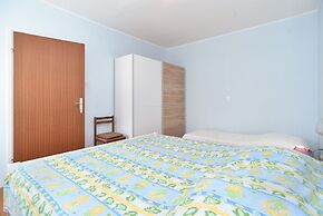 Apartment 757