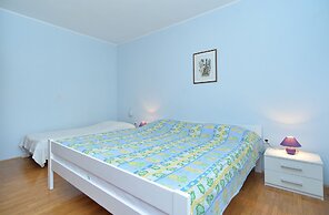 Apartment 757