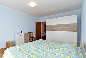 Apartment 757