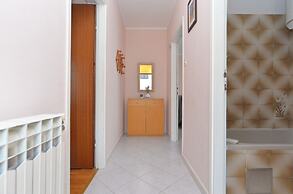 Apartment 757