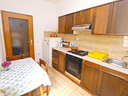 Apartment 761