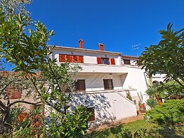 Apartment 772