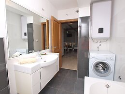 Apartment 772