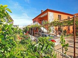 Apartment 773
