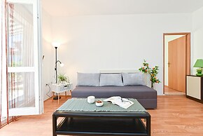 Apartment 785