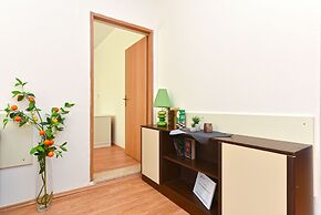 Apartment 785