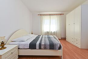 Apartment 785