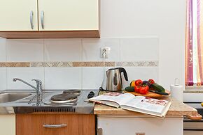 Apartment 785