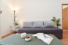 Apartment 785