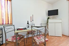 Apartment 785
