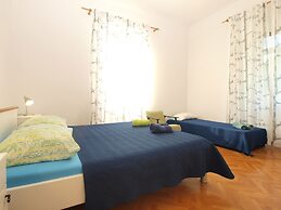 Apartment 792