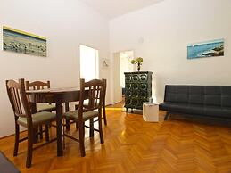 Apartment 792